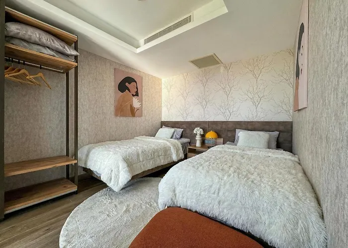 Qoople Elite Admiral Apartman *